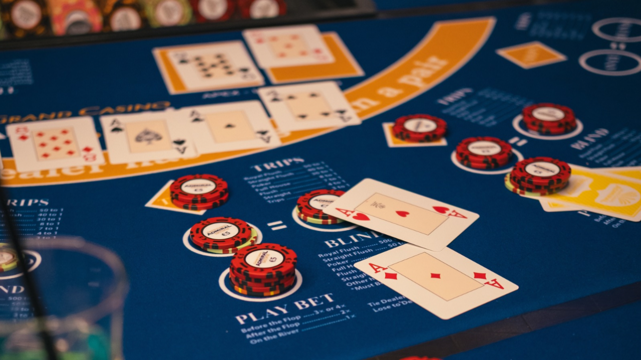 Ultimate Texas Hold'em Poker